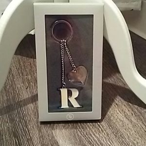 "R" key chain